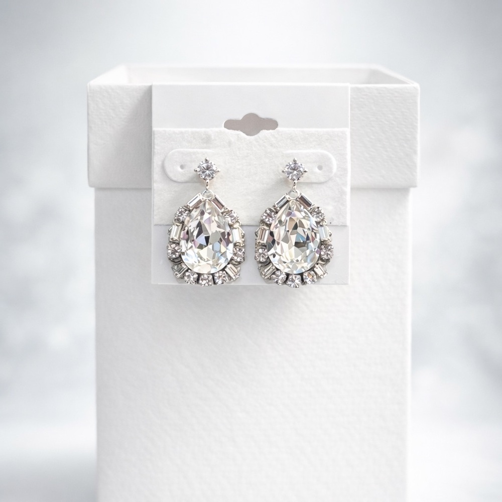 Elegant Silver Crystal Drop Earrings